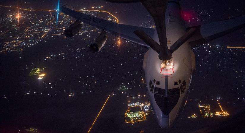 Lezuhant egy KC-135 légiutántöltő gép Irakban
