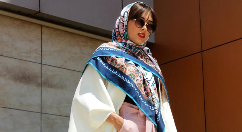 Ez a filléres, retró kiegészítő lesz a tavasz legnagyobb divattrendje 2026-ban – Fogadjunk, hogy a te fiókod mélyén is ott lapul