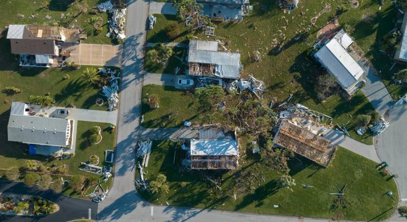 Apa és lánya a konyhaasztal alá bújtak – ott várták, vajon életben maradnak-e