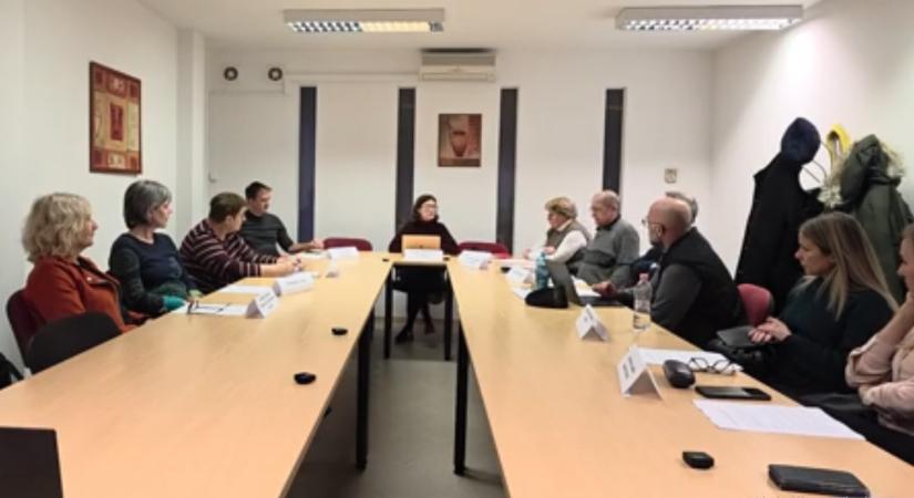 A lakhatási válságra várja a válaszokat Debrecen önkormányzatától a Debreceni Lakhatási Kerekasztal