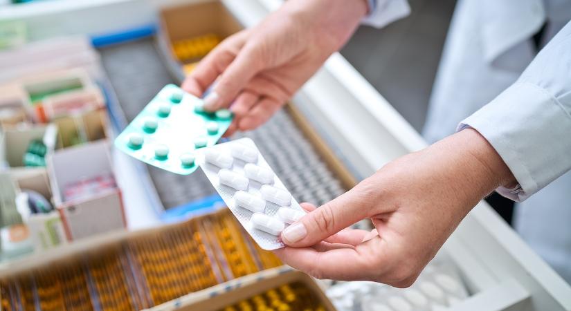Meglepő helyek a patikákban – Súlyos gyanú merült fel a gyógyszerpiacon