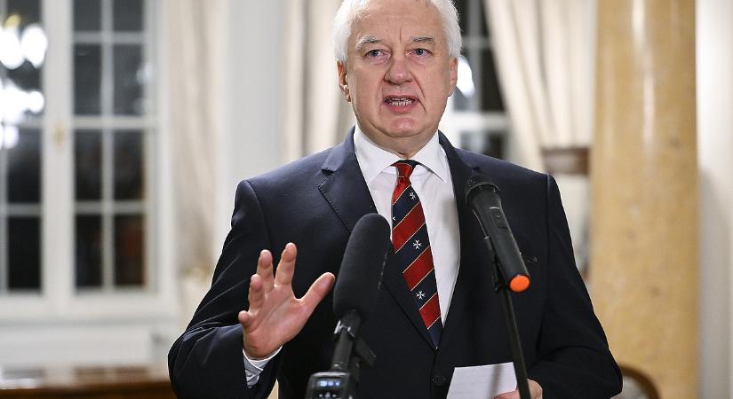 Egymásnak esett Hiller István és Semjén Zsolt