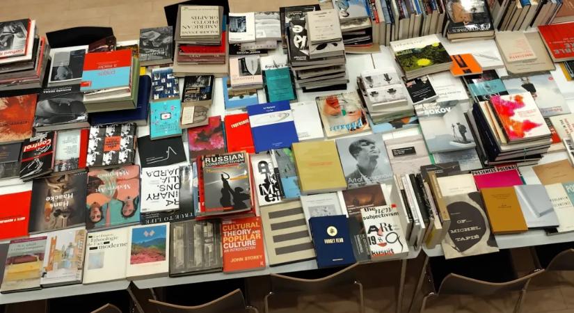 György Péter több száz könyve került a Ludwig Múzeumba