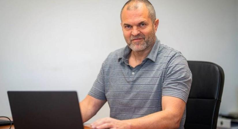 Magyar Péter szekszárdi képviselő-jelöltje politikai tevékenységre használhatja céges autóját