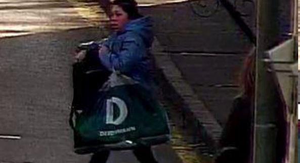 Autóból lopott Miskolcon. Felismeri?