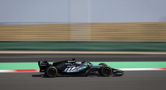 Megalázta Russell és Antonelli a mezőnyt a Forma-1 kínai sprintidőmérőn