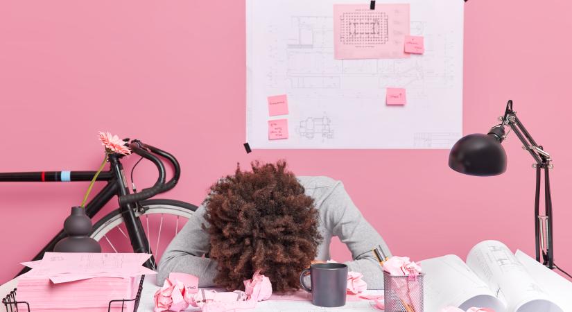 10 mondat, amely romantizálja a túlterheltséget – pedig senkinek sem kellene állandóan maximumon pörögnie