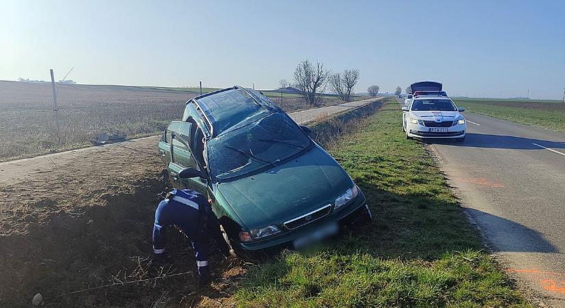 Öten utaztak a Pitvarosnál balesetet szenvedett kocsiban