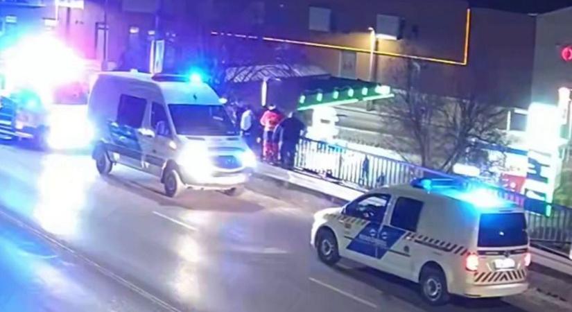 A felüljáróról leugorva akart véget vetni az életének egy férfi az esti órákban (VIDEÓ)
