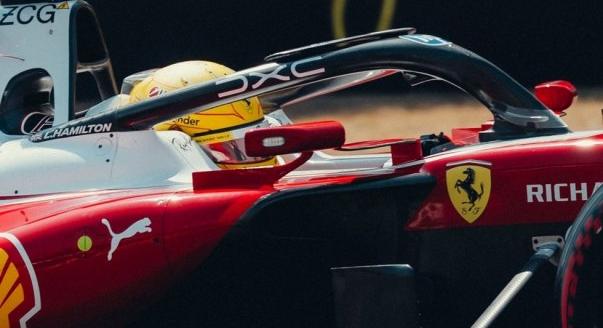 Hamilton: Rengeteget veszítünk az egyenesben