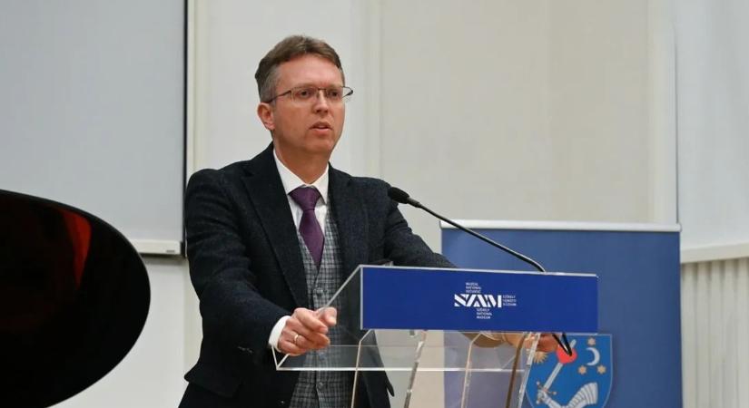 Hankó Balázs jelentős kórházfejlesztéseket jelentett be Kistarcsán