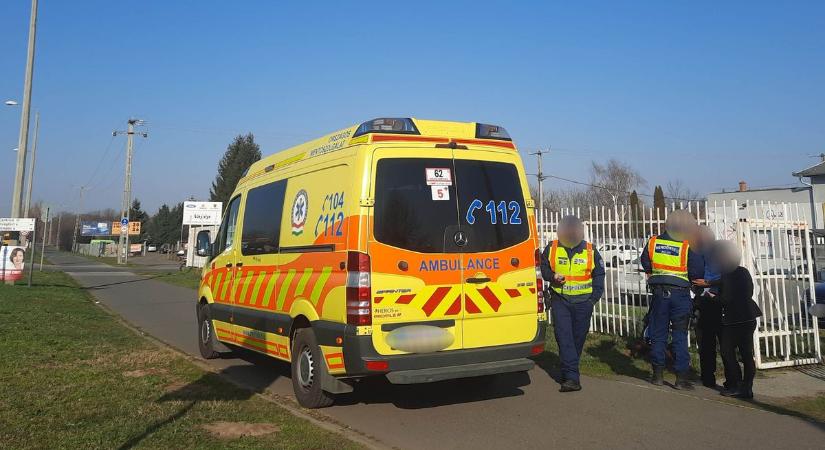 Rolleres baleset Nyíregyházán: métereket csúszott a járdán a fiú (fotókkal)