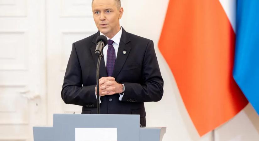 A lengyel elnök megvétózza a kormány EU-s hadihitel elköltéséről szóló tervét