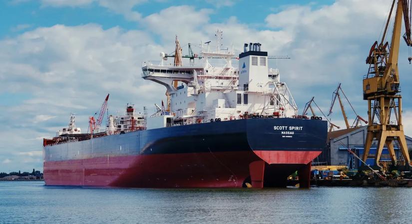 Százhúsz millió hordónyi orosz olaj úszik a tengereken – mire lehet elég ez a mennyiség?