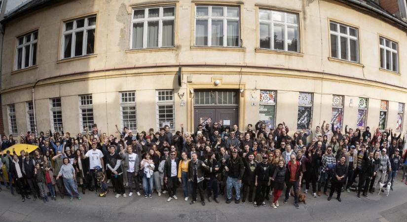 „A klubbezárások a kicsinyes bosszú és az inkompetencia találkozásának klasszikus esetei”