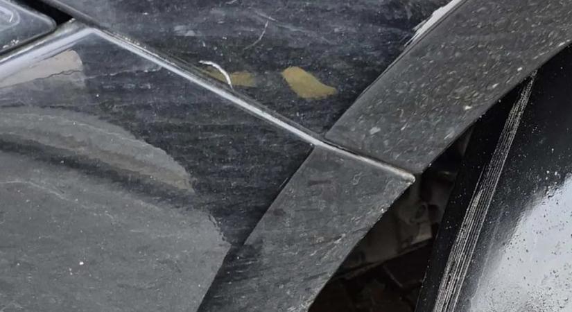 Hidegrázós látvány az igazoltatásnál: ez az autó időzített bomba volt az utakon