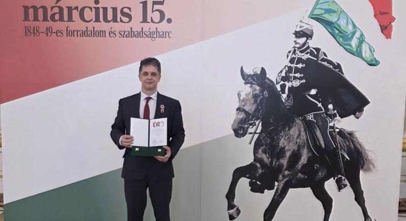 Miniszteri elismerést vehetett át a kaposvári Eötvös technikum igazgatóhelyettese