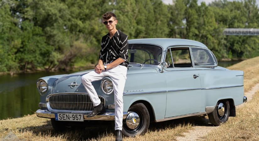 Veterán járgányok, alkatrészbörze és rock and roll – Domján Ákos 57-es Opelével érkezik a győri találkozóra