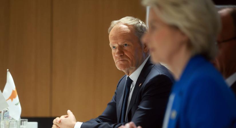 Állambíróság elé kerülhet Donald Tusk, ha a lengyel államfő vétója ellenére felveszi a SAFE-hitelt