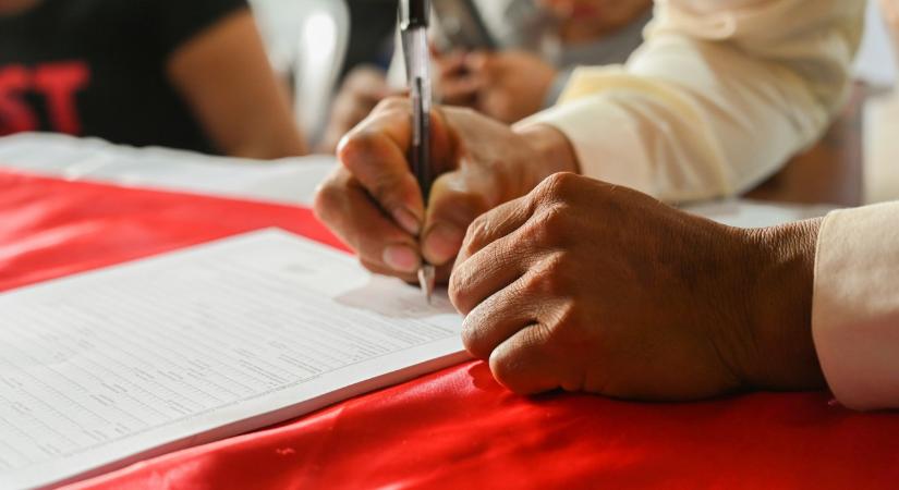 Hidvéghi Balázs: átlépte a másfél milliót a visszaküldött nemzeti petíciós ívek száma