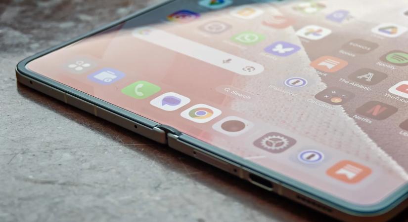 Lehengerlő lett az Oppo Find N6 kijelzője az első visszajelzések szerint