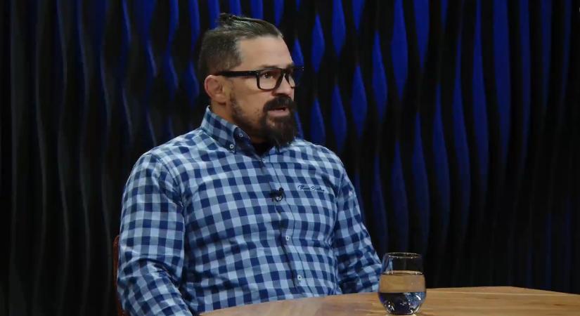 „Rohadt nagy segítség” - Bárdosi Sándor megszólalt a hazai védett áras üzemanyagról