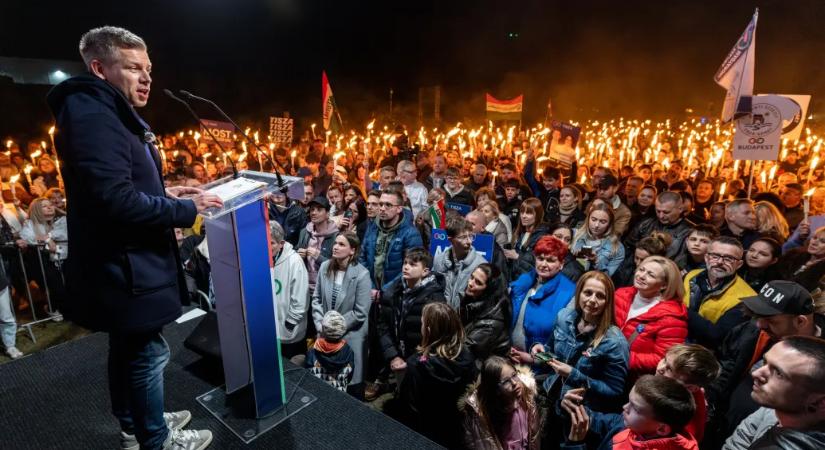 „Kedves vezérigazgató úr, jöttünkre április végén, dél felől számítsanak!” – megnéztük, hogyan kampányol Magyar Péter az akkugyáraknál