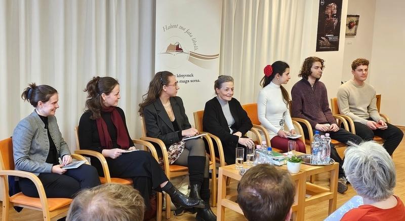 Kosztolányi németül – könyvbemutató a Berzsenyi Dániel Könyvtárban