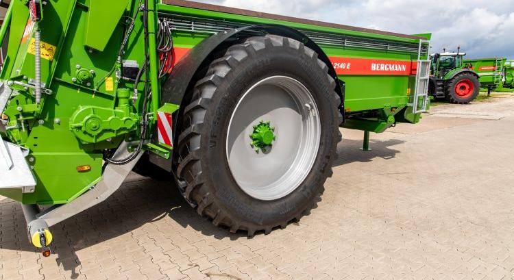 BERGMANN: új gumiabroncsok az M és TSW 2140 E alacsony építésű szórókhoz
