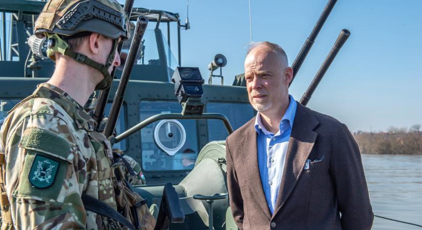 Rendkívüli plusz egyhavi juttatást kapnak ezek az állami alkalmazottak