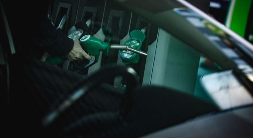 Irány a benzinkút: máris javítottak az ársapka-rendeleten