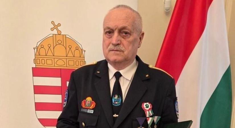 Közel 30 éve vigyáz a hajdú-bihariak biztonságára, magas rangú állami kitüntetést kapott Boros Viktor