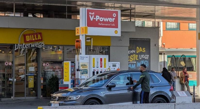 Megelégelték a szomszédok, hogy a magyaroknál sokkal olcsóbb az üzemanyag, de hiába: kinyithatják a pénztárcát