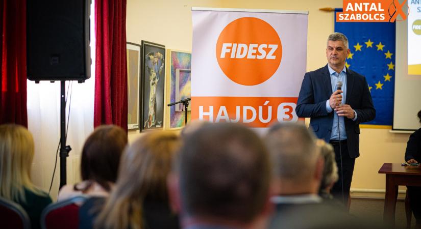 A bicepszét is bevetné Zelenszkij ellen Antal Szabolcs hajdúsámsoni polgármester, fideszes jelölt