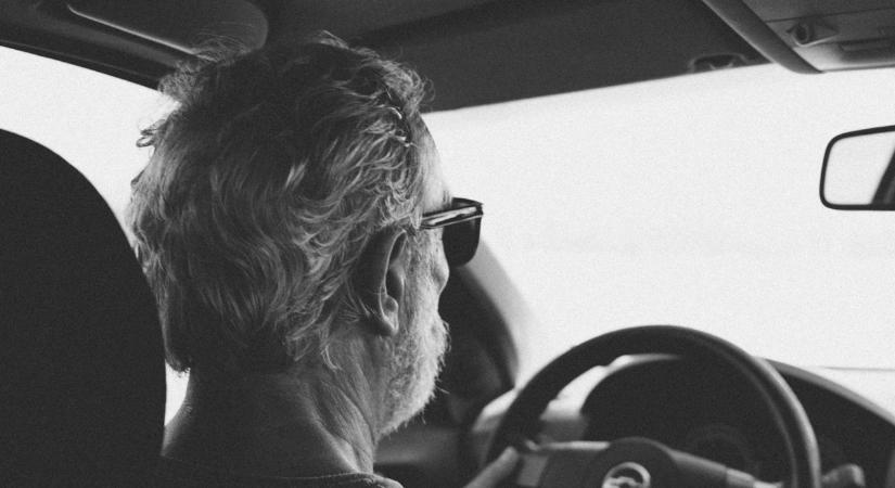 94 évesen már nem vezethet, mégis tovább vonják a havi többszáz ezres lízingdíjat: erre sokan nem gondolnak autóvásárlásnál