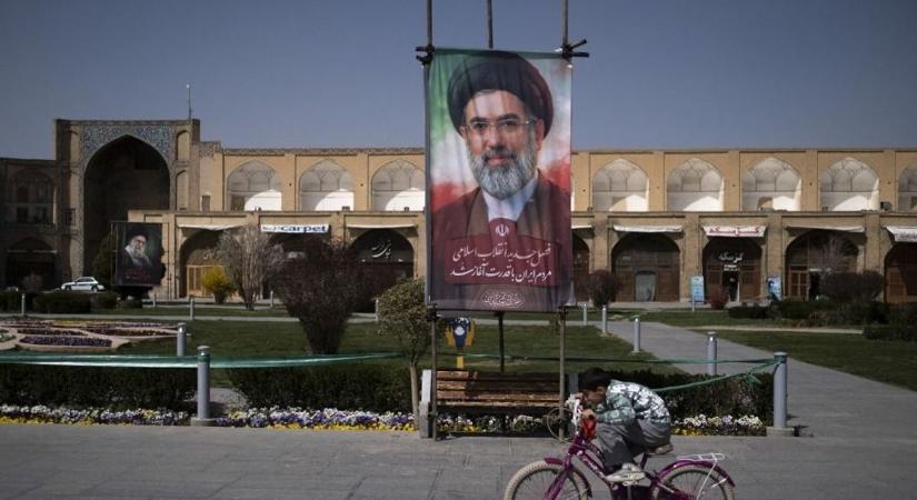 Megcsonkították Irán új vezetőjét, Washington rettenetes csapást ígér