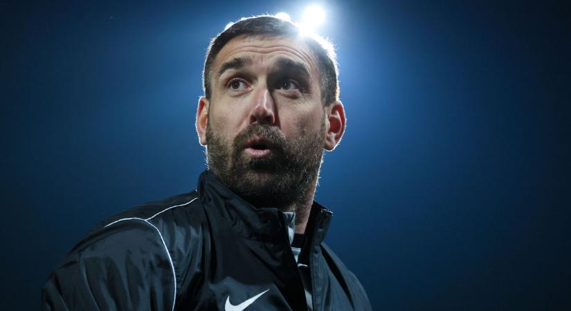 Böde Dániel és a töri óra – frappáns választ adott követőjének