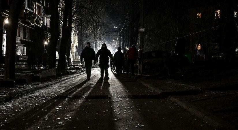 Újabb videón a kényszersorozás: a kutyája az utcán maradt az erőszakkal furgonba tuszkolt férfinak