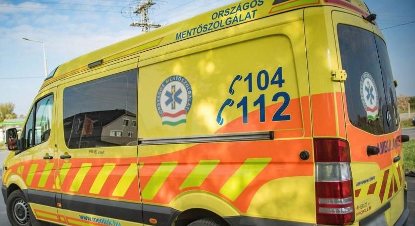 Drámai életmentés: szabadnapos mentősök mentettek életet egy szegedi parkolóban