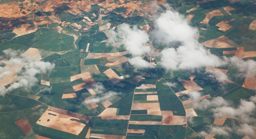 Vége a „szomszéd is ezt csinálja” korszaknak: a műhold jobban tudja