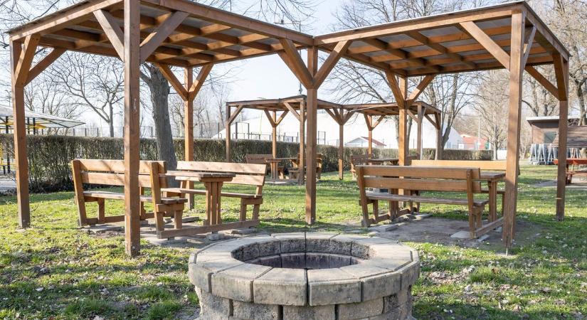 Hamarosan új épülettel bővül a Bregyó: már elkezdődtek a munkálatok