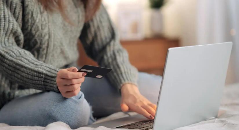 Megindult az utalás: több százezer magyarnak fizet kártérítést az About You