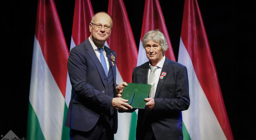 Léhner Dezső Magyar Ezüst Érdemkereszt kitüntetést vehetett át