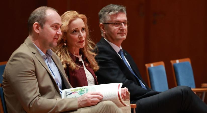 Középpontban a szív – kardiológiai konferencia Szekszárdon (képgaléria)