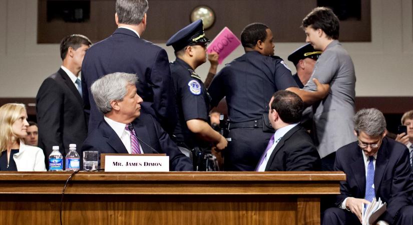 Kriptós csalás miatt perlik a JPMorgant – 328 millió dollár tűnhetett el