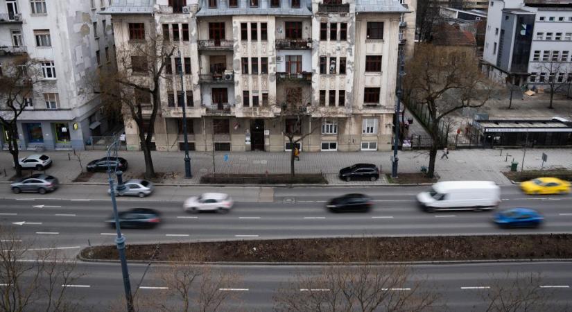 Védett üzemanyagár: a fuvarozók és buszosok is stoppolt áron tankolhatnak