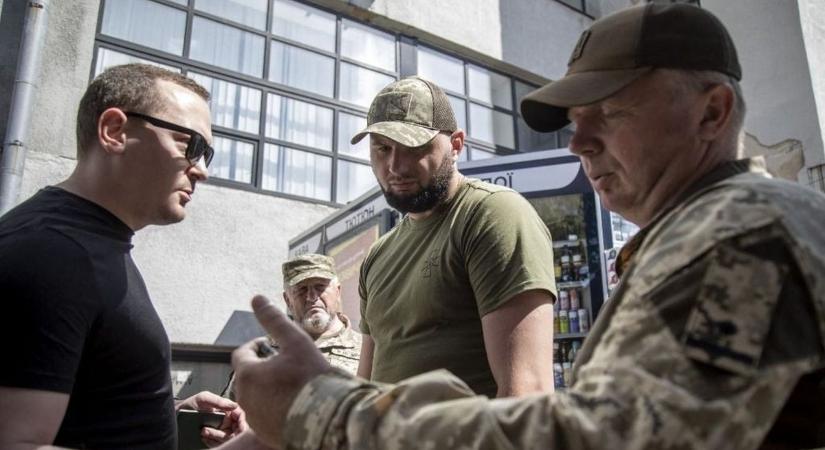 Kutyasétáltatás közben csaptak le a toborzók – furgonba tuszkoltak egy férfit, az eb az utcán maradt