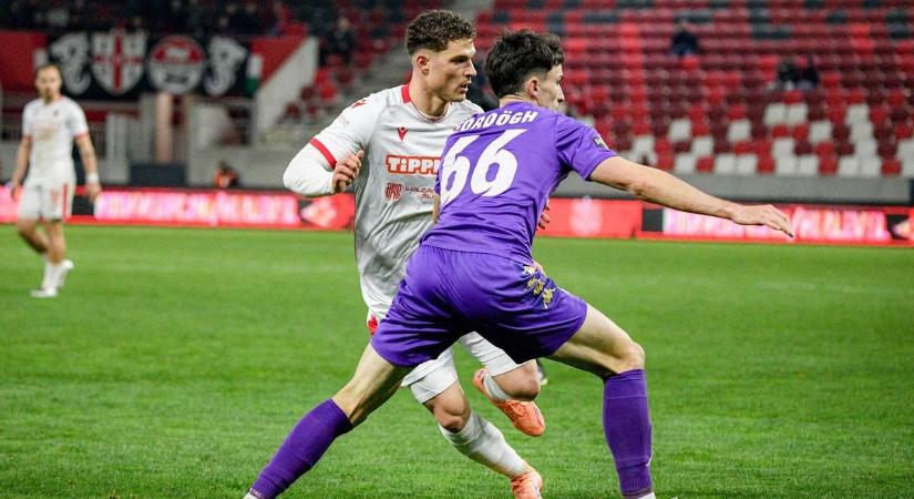 Súlyos büntetés: a kamera előtt kért bocsánatot a mezét széttépő Honvéd-játékos