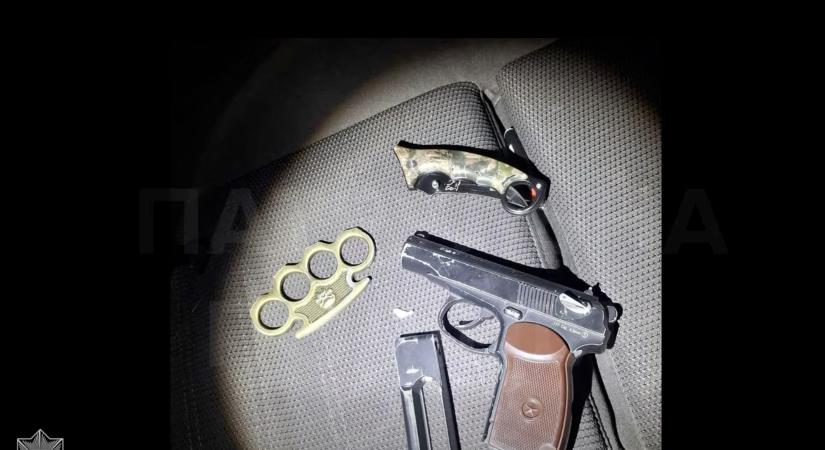 Ungváron megállítottak egy kiskorú sofőrt: az autóban fegyverre hasonlító tárgyat találtak