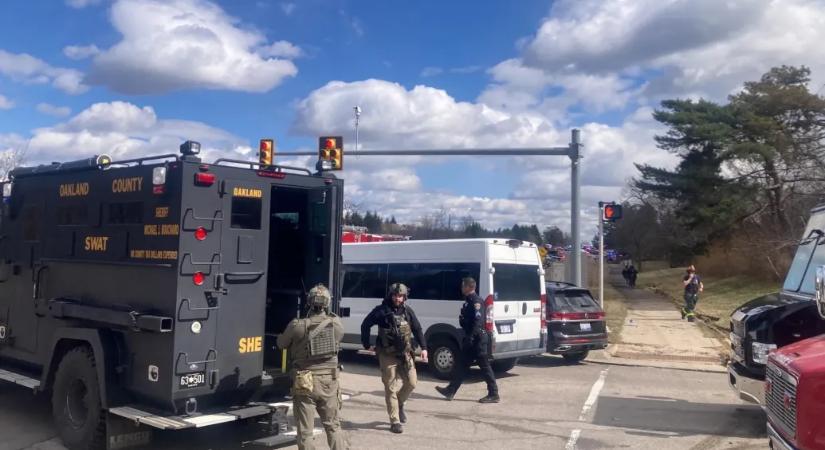 Egy libanoni származású merénylő hajtott be autóval a michigani zsinagógába